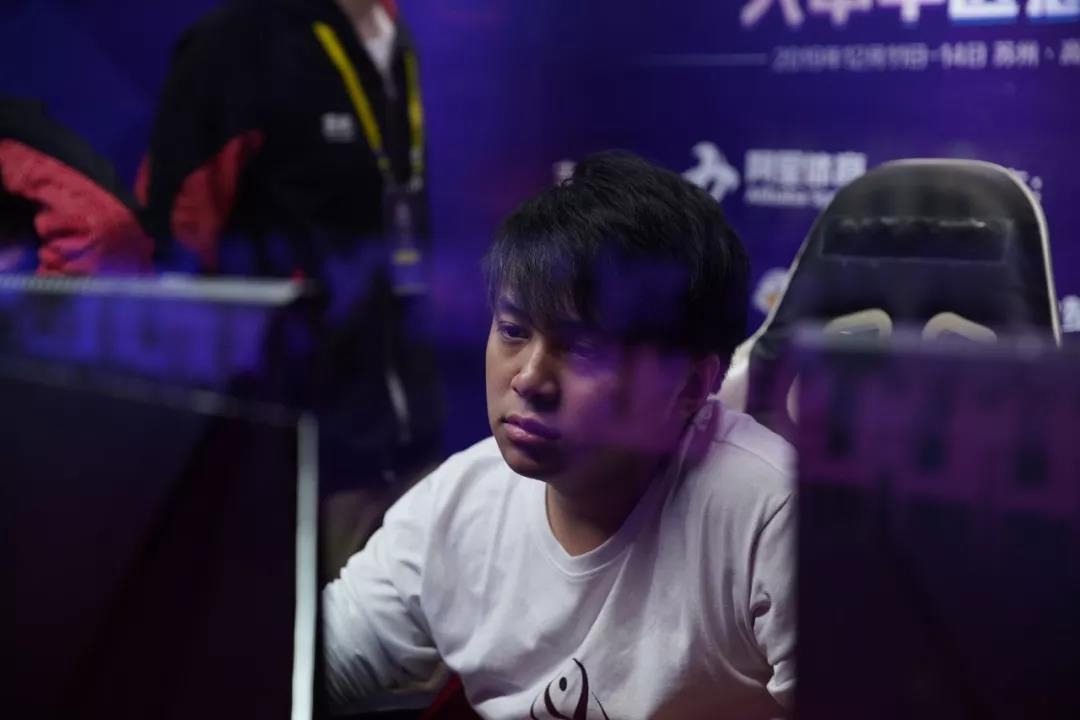 清华毕业后给自己一年的时间去追梦——DOTA2职业选手鲁巍扬