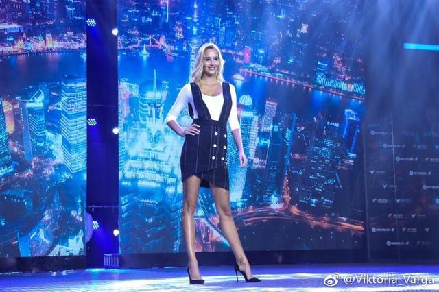 瓦尔加成为中超电竞大使！最美球星女友，和佩莱夫唱妇随